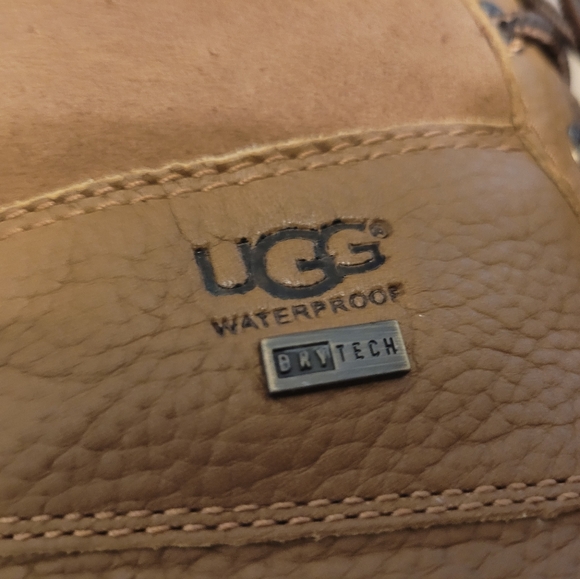 UGG Adirondack Boots - Picture 8 of 10